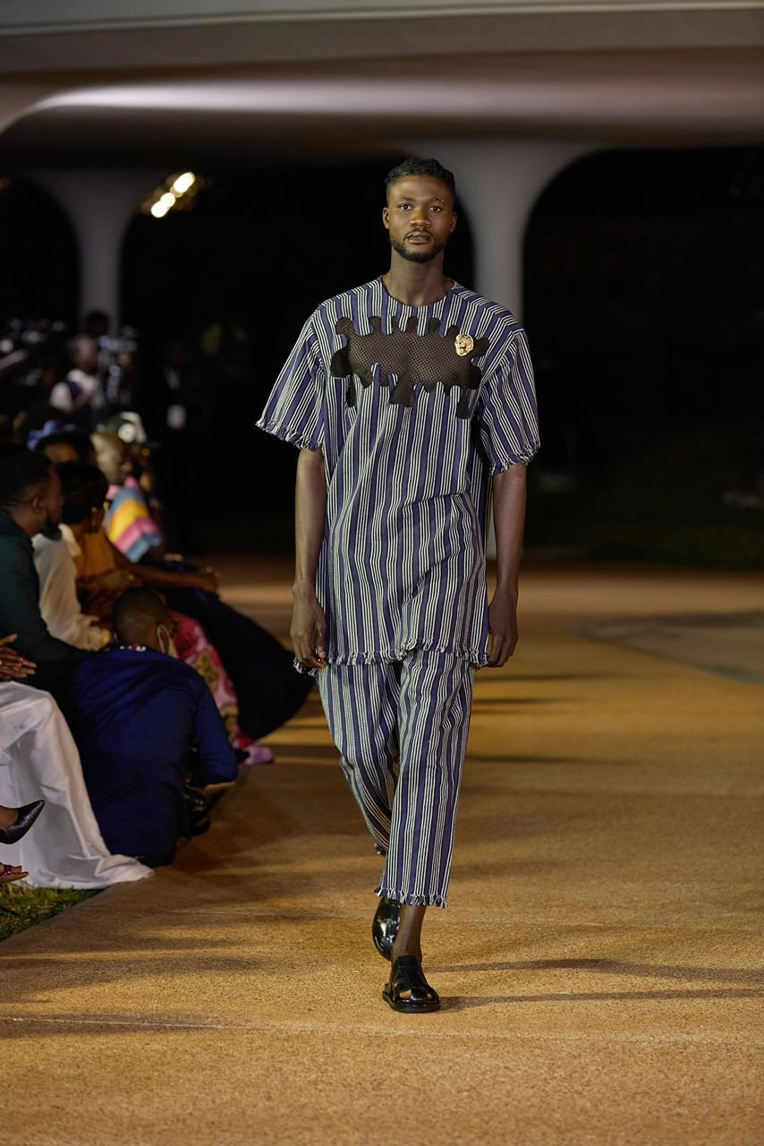 Ensemble Tunique Courte en Pagne Tissé – Image 2